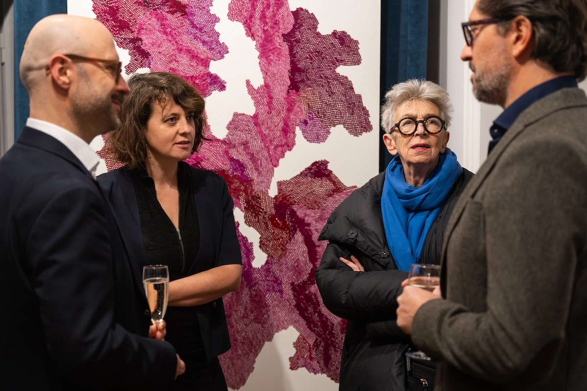 Biuro zamienione w galerię prac Martyny Ścibior. FinTech Poland i Fundacja Beresteckich łączą biznes ze sztuką