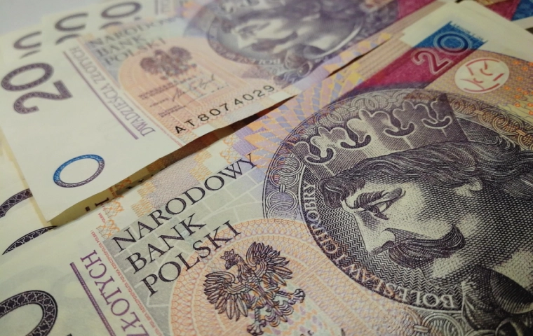 Świąteczny dodatek do pensji dla urzędników. Ile wynosi i kiedy jest wypłacany?