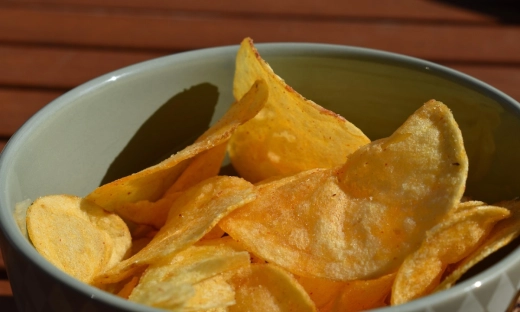 Chipsy będą droższe? Lewica proponuje "podatek tłuszczowy"