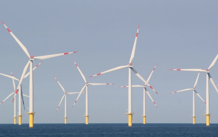 Gdańsk wchodzi do gry o offshore. Na Wyspie Ostrów powstała fabryka wież wiatrowych