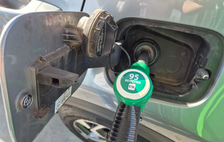 Rekordowo niskie ceny paliw na święta. Tak tanio nie było od 2021 r.