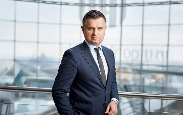 Rok złotowłosej ekonomii. Wywiad z Piotrem Bujakiem