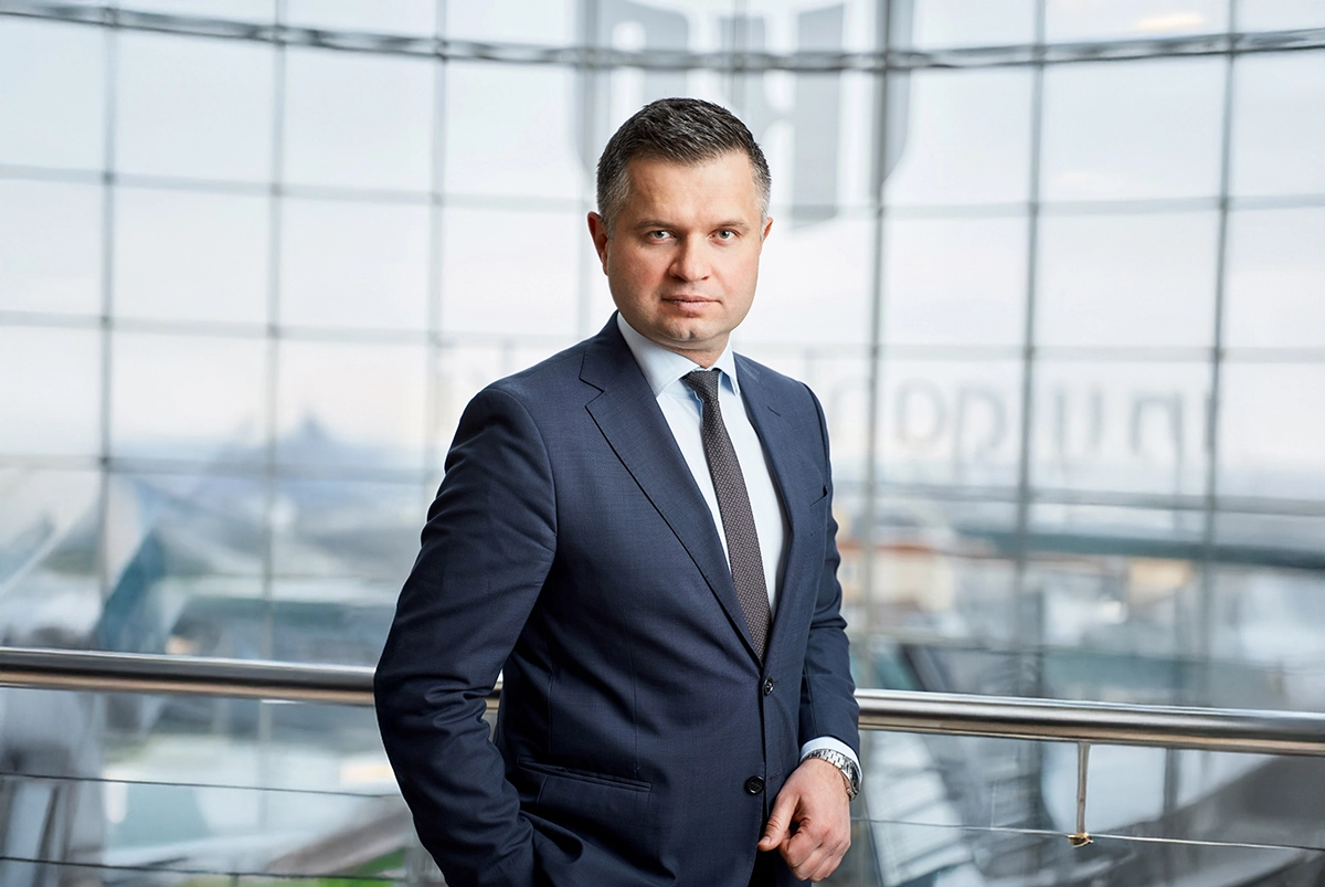 Rok złotowłosej ekonomii. Wywiad z Piotrem Bujakiem