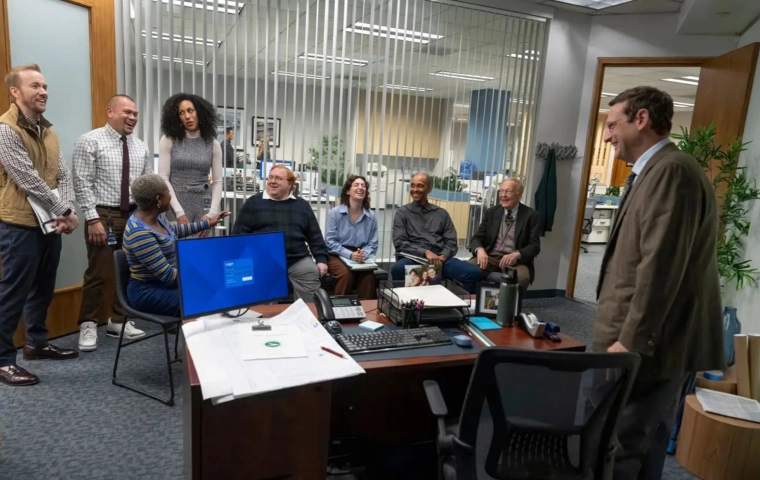 Krzesła z powyłamywanymi  nogami