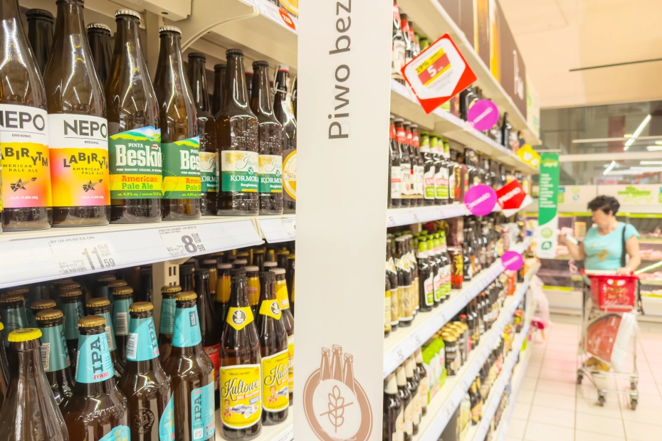 alkohol na sklepowej półce