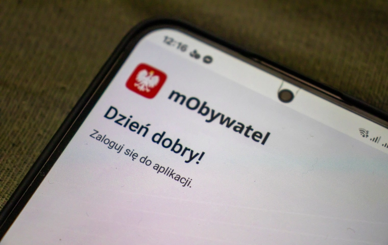 mObywatel z asystentem AI. Nowe narzędzie ma odciążyć urzędy