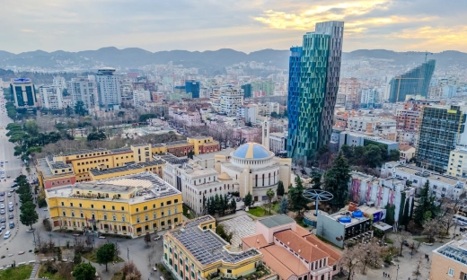 Polski touroperator na skraju upadłości? Znane biuro podróży wstrzymuje sprzedaż wycieczek