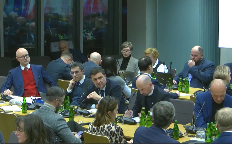 Zakaz reklamy alkoholu coraz bliżej? Producenci piwa i wina zabrali głos