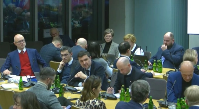 Zakaz reklamy i promocji alkoholu coraz bliżej? Producenci piwa i wina zabrali głos