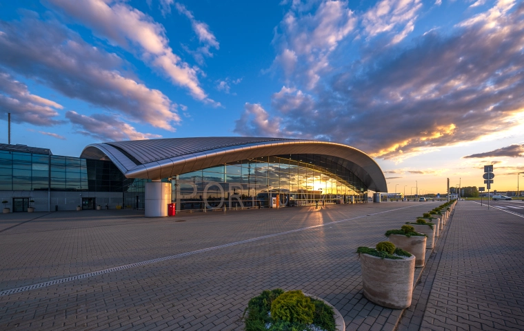 Pasażerowie odetchną z ulgą. Koniec limitu 100 ml na kolejnym polskim lotnisku