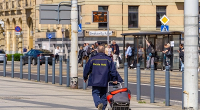 Poczta Polska chce wypchnąć pracowników na B2B. Związkowcy reagują