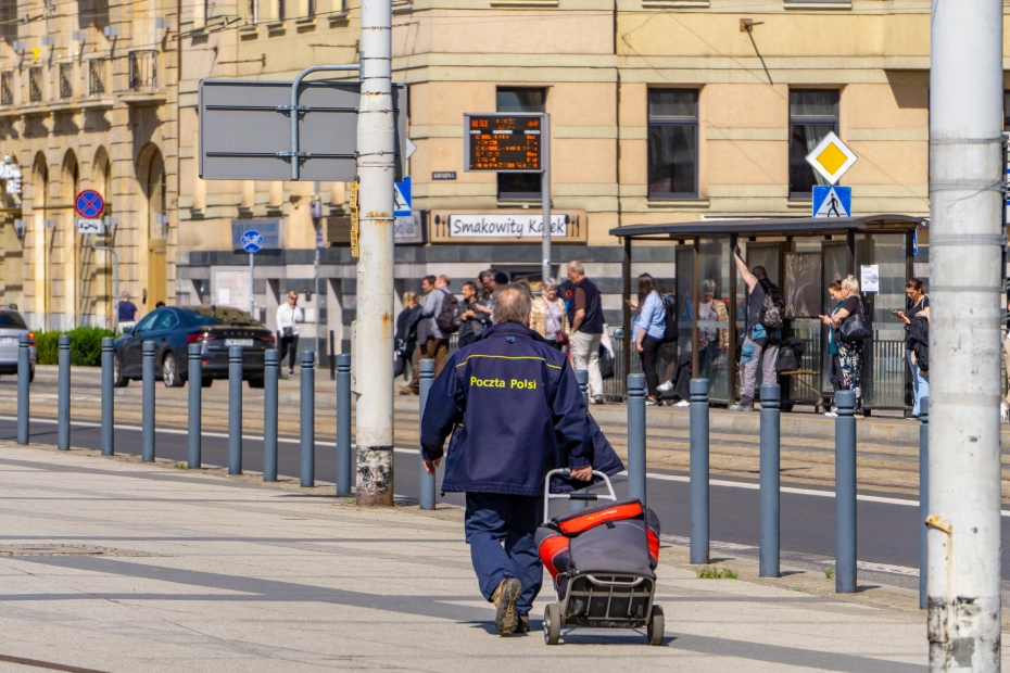 listonosz Poczty Polskiej