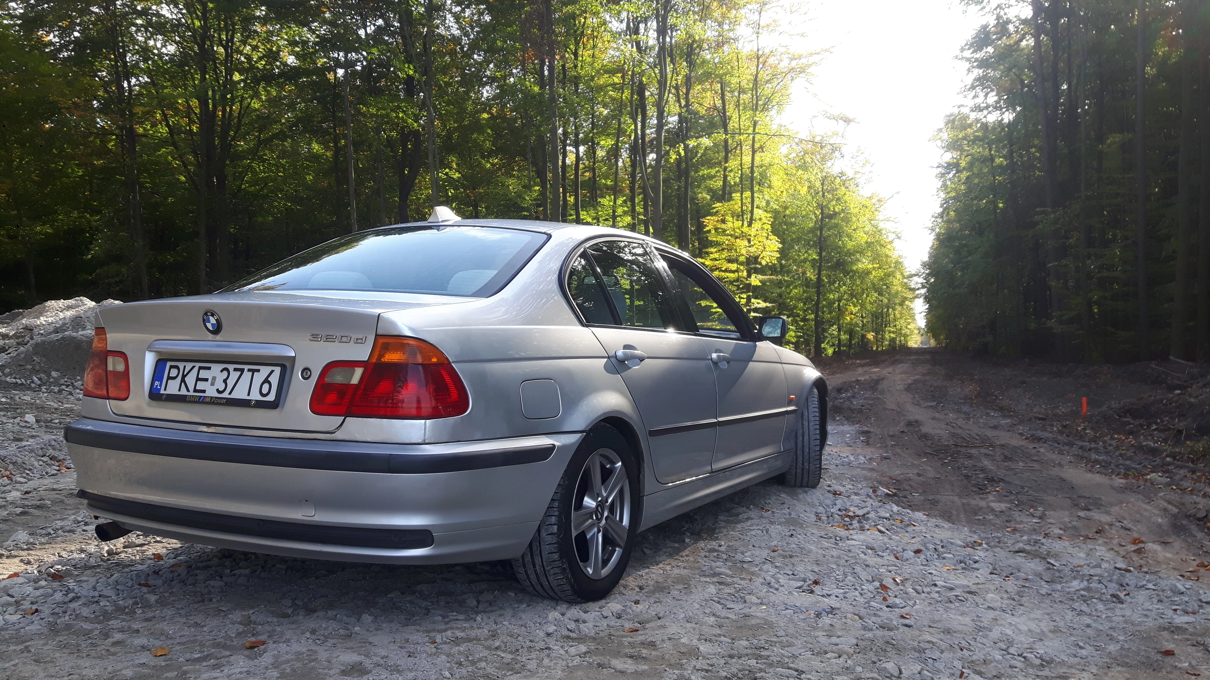 Używane BMW w Polsce. Robert Lewandowski komentuje skalę aut powypadkowych