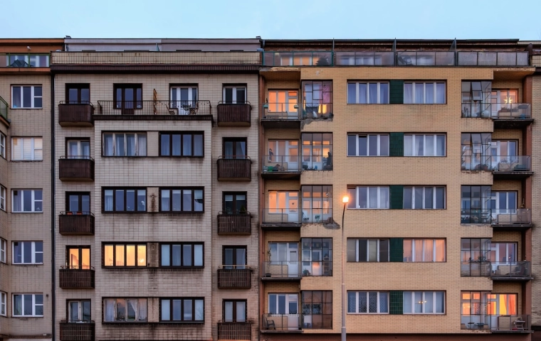 Za średnią pensję kupisz pół metra mieszkania. Polacy oczekują zmian w polityce mieszkaniowej