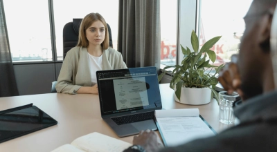 Ustawa ledwie co weszła, PiS już chce zmian. Chodzi o neutralność płciową w ogłoszeniach o pracę