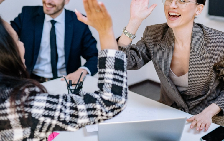 Koniec owocowych czwartków i reszty nieistotnych benefitów? Polacy przejrzeli na oczy