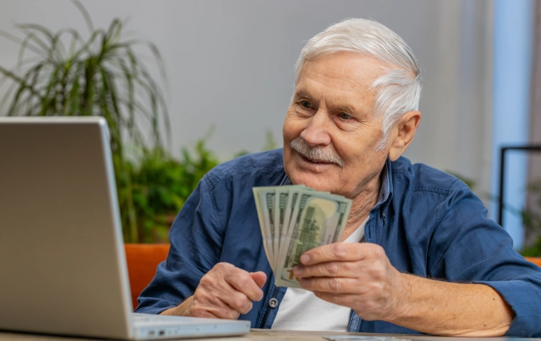 Pobiera z ZUS ponad 50 tys. zł emerytury. Miliony seniorów mogą o tym pomarzyć