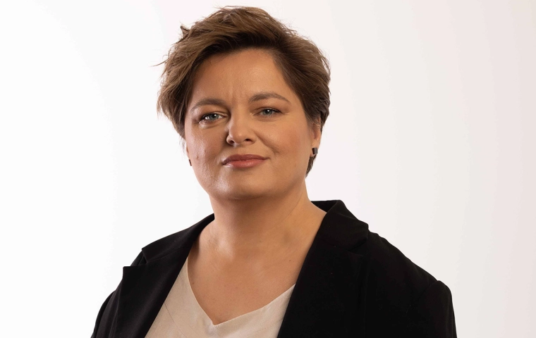 Nie wystarczy wiedzieć, trzeba rozumieć ludzi. Wywiad z Bożeną Soberką