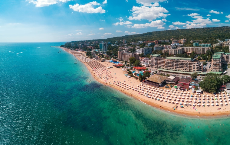 Polacy kochają tu spędzać urlopy. Teraz następuje historyczna zmiana w portfelach