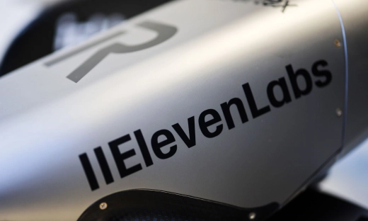 ElevenLabs nawiązuje współpracę z Revolutem. Logo startupu także na bolidzie F1