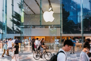 Drugi raz sprzedał swoją firmę Apple. Kim jest wizjoner stojący za rekordową transakcją?