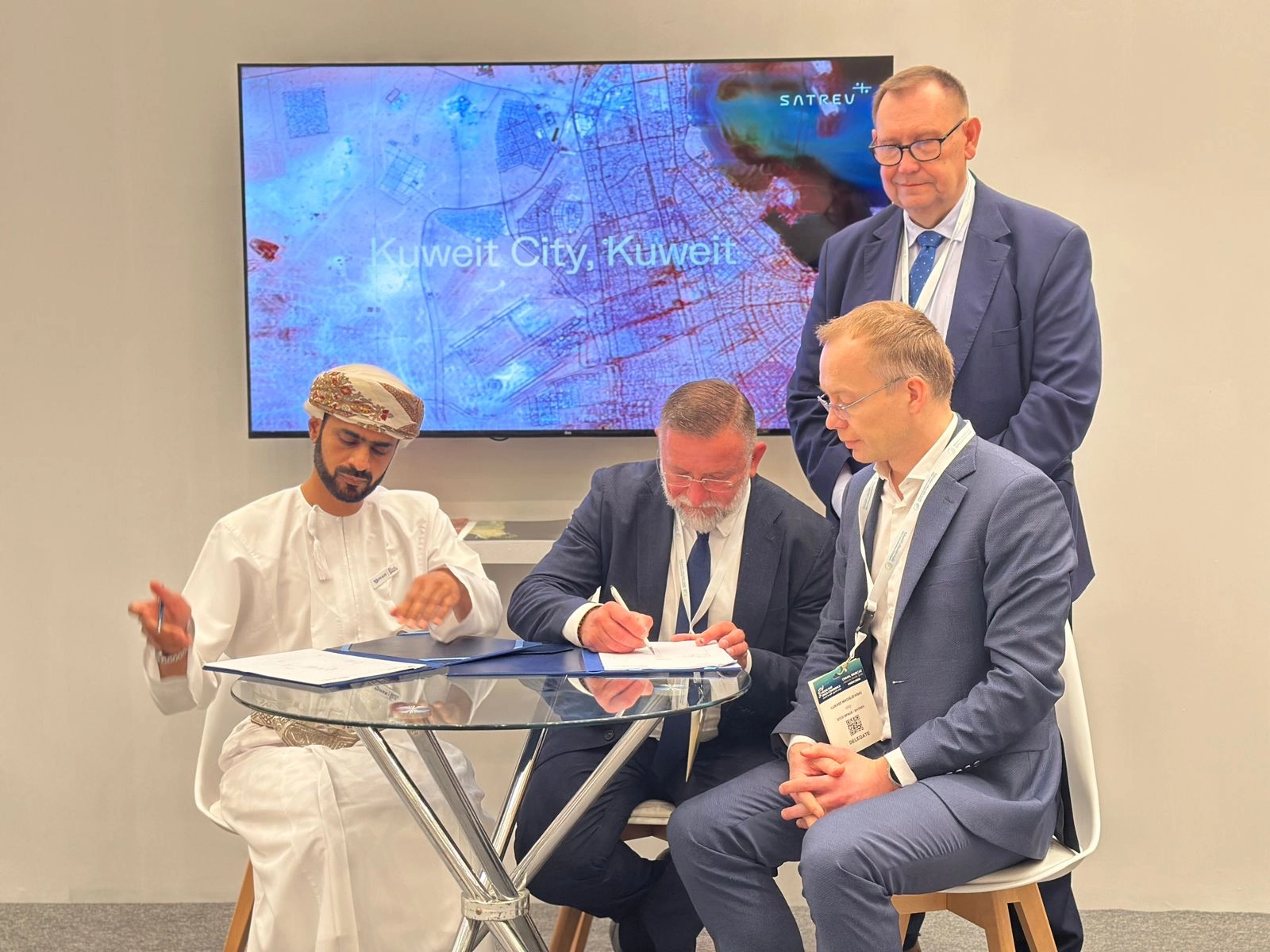 SatRev podpisał kontrakt wart 30 mln zł w Omanie. Satelitarny monitoring gazociągów