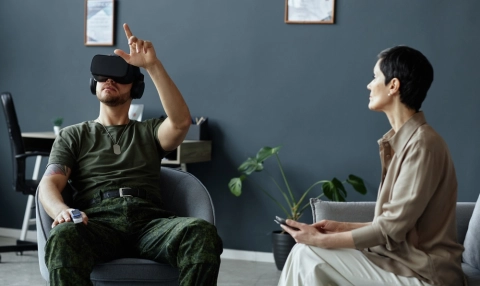Lęki i fobie będą leczone w wirtualnej rzeczywistości. TwójPsycholog łączy siły z polskim startupem Fobos