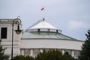 Wiek emerytalny 62 lata dla kobiet i mężczyzn. Petycja trafiła do Sejmu