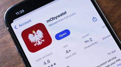 Rząd wysłał 16 mln poradników. Teraz pojawiły się w telefonach Polaków