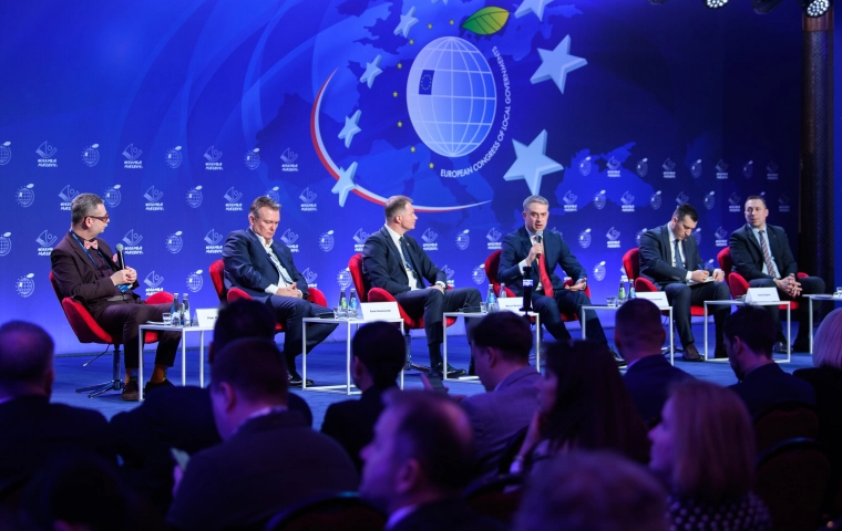 Samorząd w czasach niepewności - lokalne odpowiedzi na globalne wyzwania