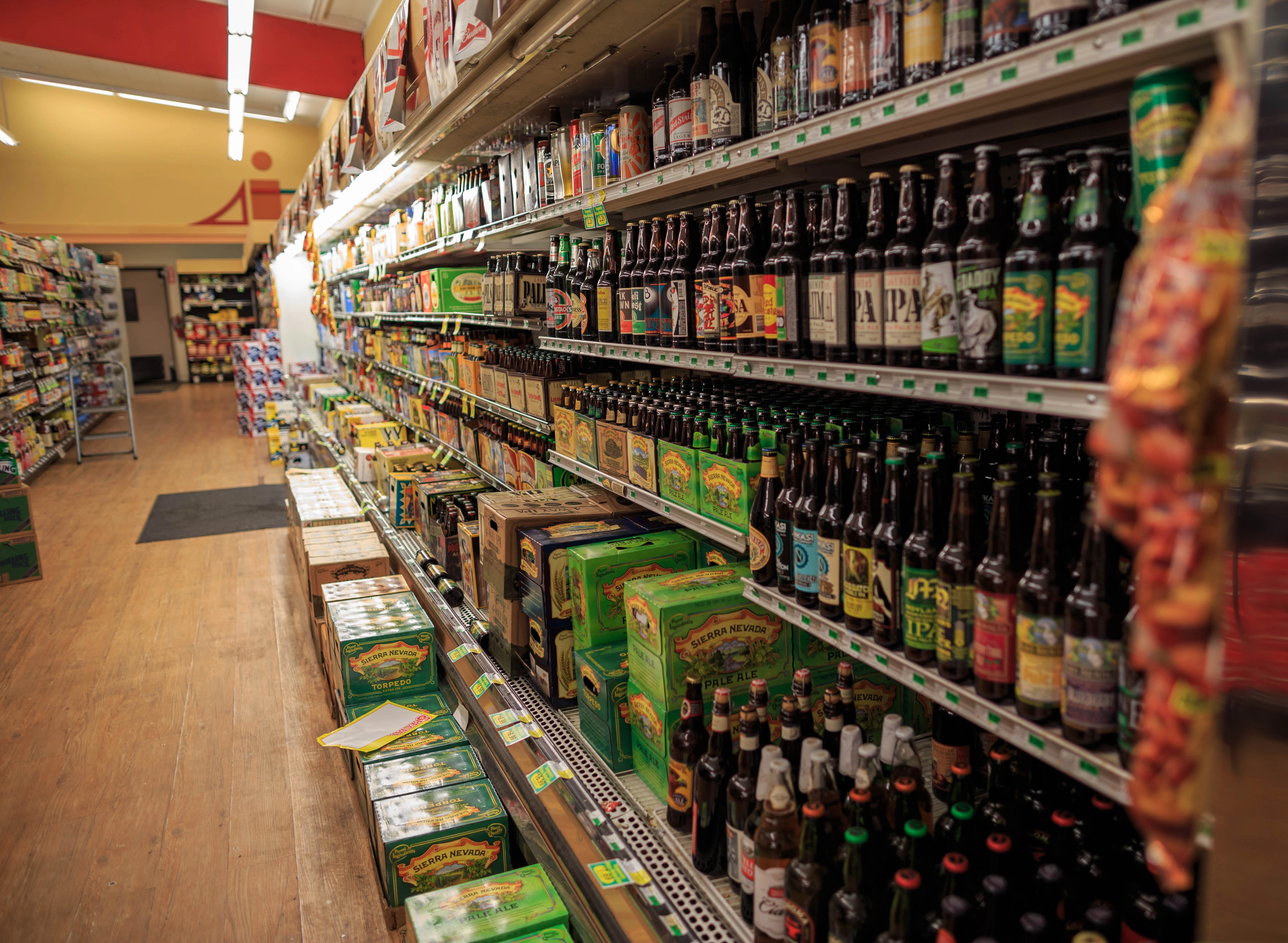 Rynek piwa w Polsce. Sprzedaż wyraźnie spadła, segment 0,0% wyraźnie hamuje