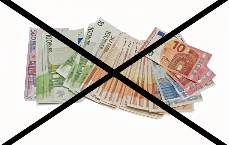 Płacisz gotówką? UE ma dla ciebie złe wiadomości