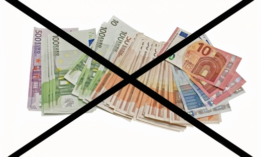 Płacisz gotówką? UE ma dla ciebie złe wiadomości