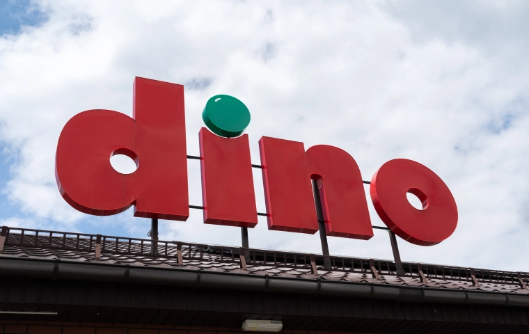 Dino pod presją. Ten konflikt może sporo kosztować sieć