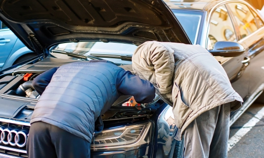 Robert Lewandowski ostrzega. Polacy częstymi ofiarami oszustw przy zakupie aut