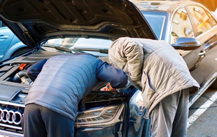 Robert Lewandowski ostrzega. Polacy częstymi ofiarami oszustw przy zakupie aut