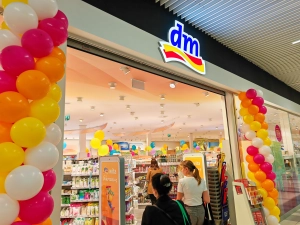Drogerie dm w Polsce stawiają na stabilne ceny zamiast promocji