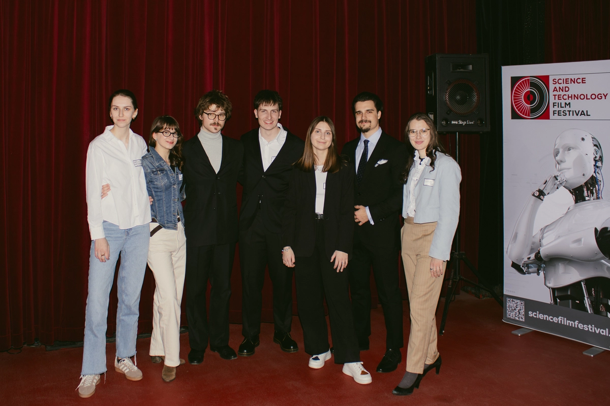 Film jako punkt wyjścia do rozmowy o przyszłości biznesu – pokazy specjalne filmu dokumentalno-fabularnego „Startup Glitch”