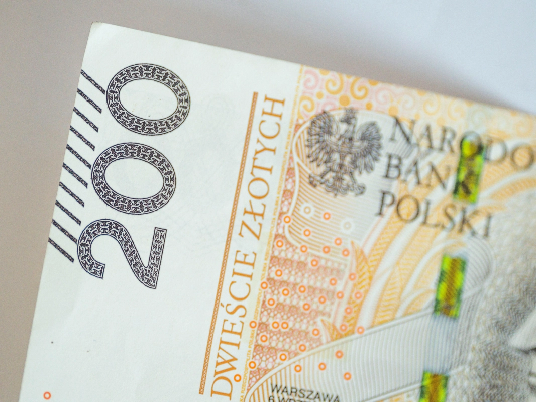 Nowy limit renty wdowiej po waloryzacji. Wdowy i wdowcy mogą dostać więcej