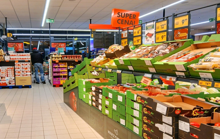 Sklepy nas oszukują? Wyniki kontroli UOKiK są niepokojące