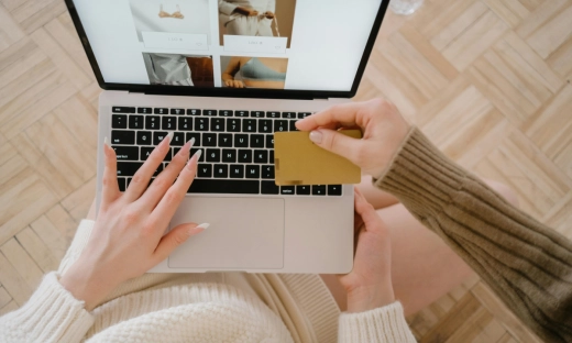 Presja zakupowa i ukryte opłaty. Raport KE o nieuczciwych praktykach sprzedawców