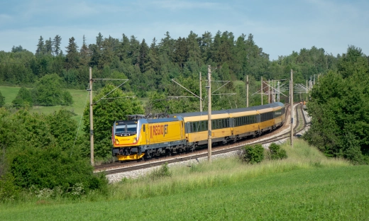 Odwołali pociągi i zostawili ludzi na lodzie. Teraz grozi im kara