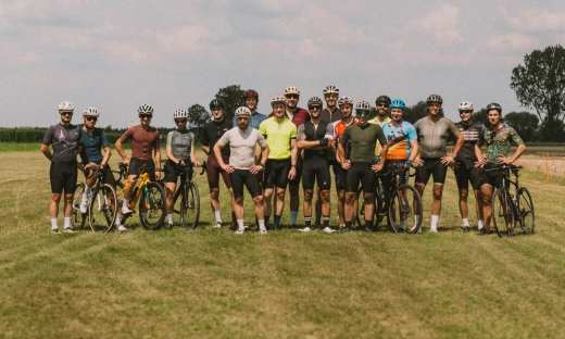 Biznes ucieka z biur na szosę. Ponad 250 founderów buduje relacje w peletonie