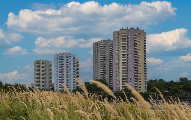 14 tys. zł za metr w bloku z PRL. To nie żart, rynek zaskakuje