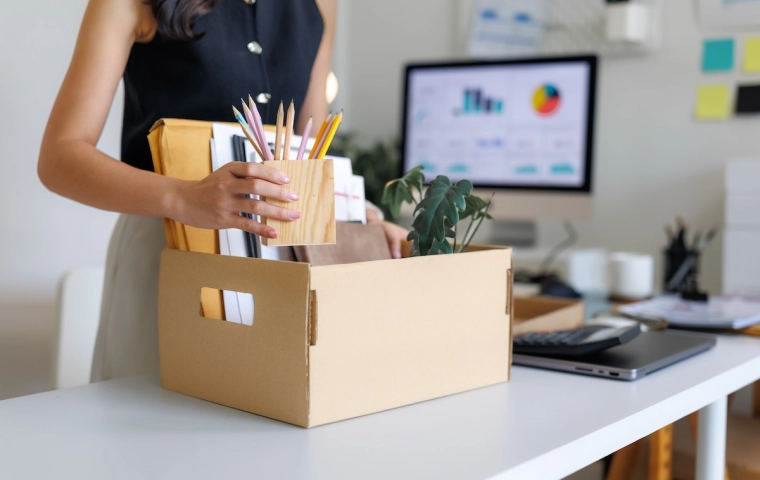 Pułapka „złotych kajdan”. Dlaczego polscy pracownicy odchodzą mimo podwyżek?