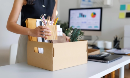 Pułapka „złotych kajdan”. Dlaczego polscy pracownicy odchodzą mimo podwyżek?