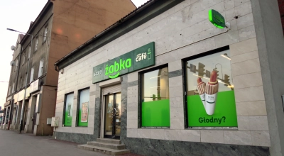 Żabka wprowadza zakupy „na kreskę”. Nowa era płatności