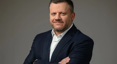 Biznes, w którym liczą się wartości. Wywiad z Jamesem Cottonem