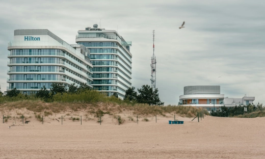 Nowe uprawnienia PIP uderzą w HoReCa w szczycie sezonu. Branża szuka bezpiecznych modeli zatrudnienia