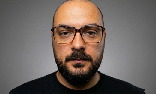 Wyścig zbrojeń w cyberprzestrzeni – Jak Agenci AI pomagają w obronie państwa i firm przed hakerami